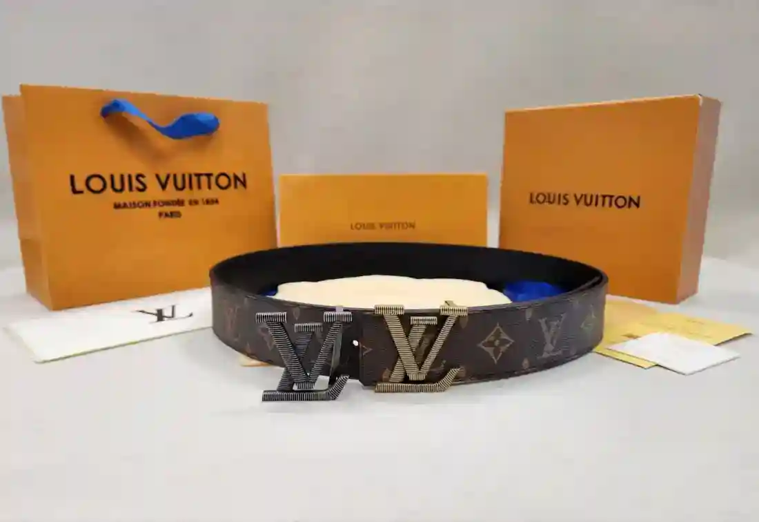 [국내배송] 루이비통 벨트 LV 스티치 로고 40MM 리버서블 (브라운)